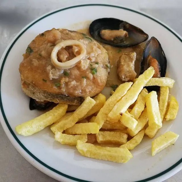 La Nave merluza con patatas